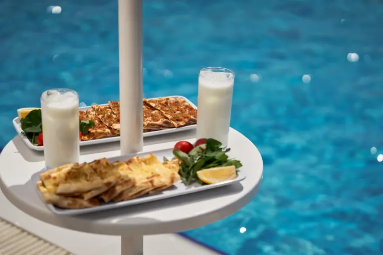 Restoran &amp; Bar / Grand Kaptan Otel